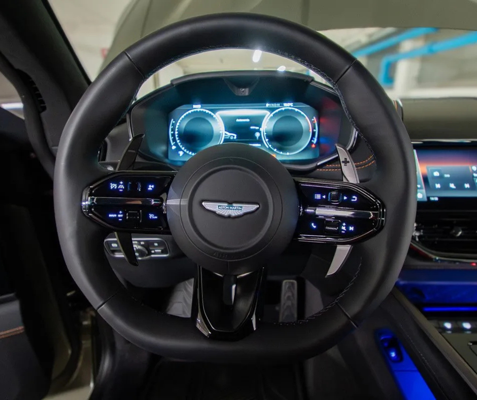 Aston Martin DBX 707 photo 5